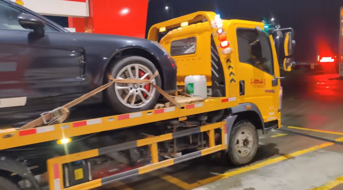 海淀行车途中遇到突发状况该如何呼叫道路救援？